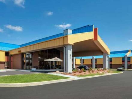 Baymont Inn & Suites Airport South