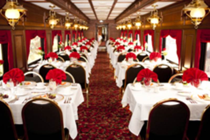 2082_my_old_kentucky_dinner_train_inside.jpg