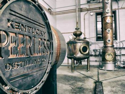 6755_distillingtour.jpg