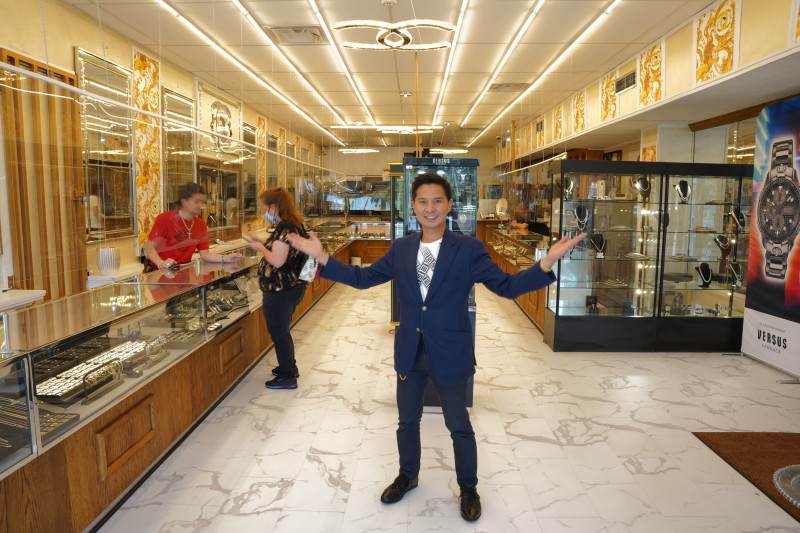 Little John's Derby Jewelry Official Travel Source