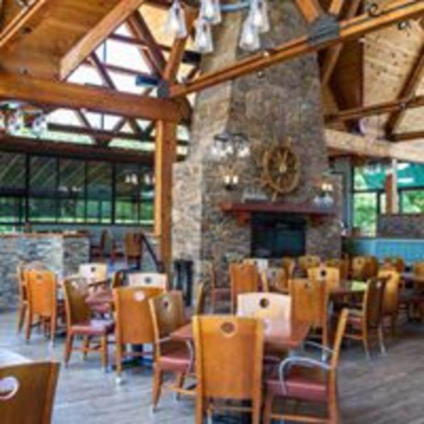 Captain's Quarters Riverside Grille Official