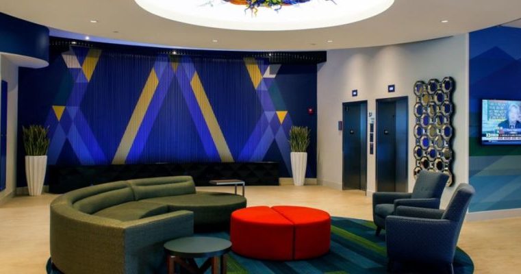 Holiday Inn Express & Suites Louisville Downtown ...