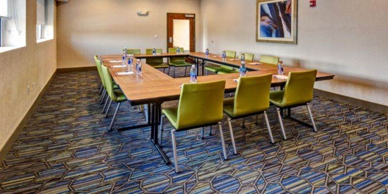 pix Holiday Inn Express Louisville Airport Expo Center 