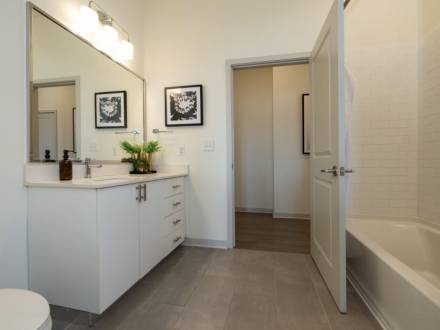2BR unit - Bathroom
