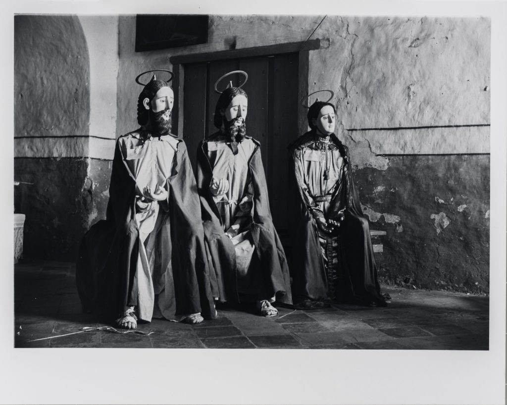絶対的な信頼 from Photographs Bravo: Alvarez Manuel the Museum Art Speed アート写真