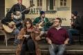 Pickin' in Paristown: Hot Brown Smackdown