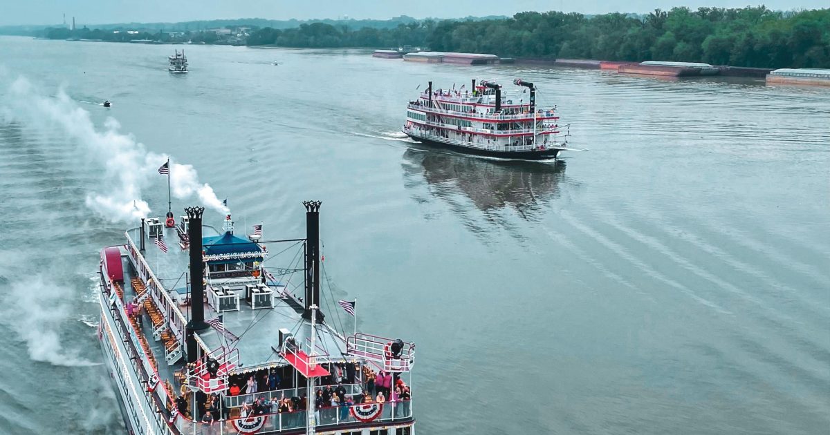 Five Ways To Enjoy The Great Steamboat Race Official Travel Source