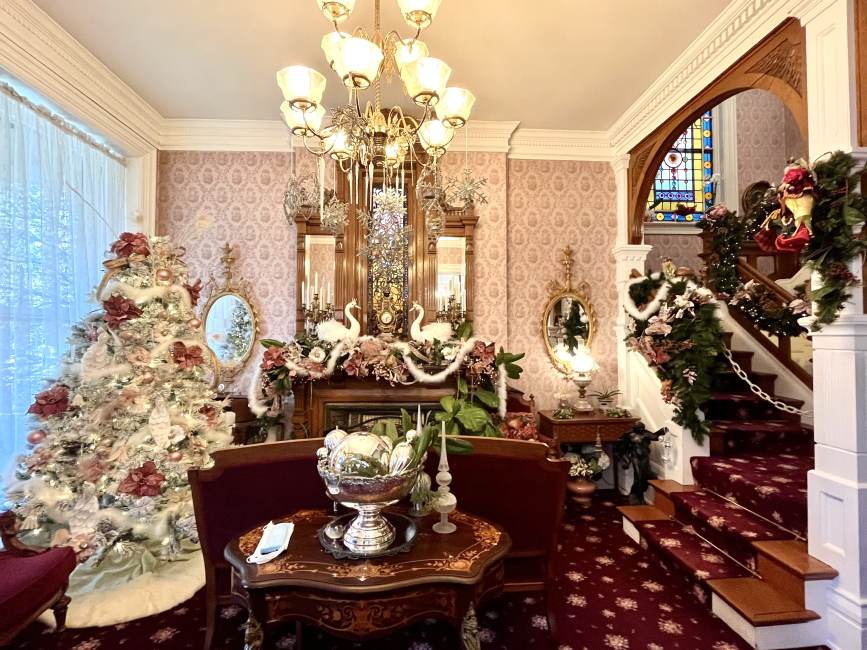 Step Inside Old Louisville’s Holiday Charm on the Vintage Home Tour